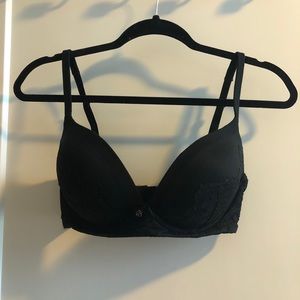 Victoria’s Secret Body by Victoria No-Wire Bra